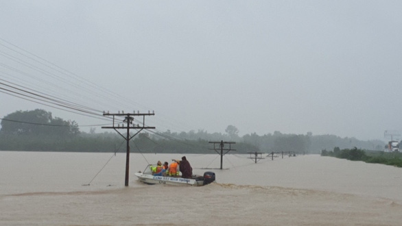 Quảng Trị khẩn trương khắc phục sự cố lưới điện do mưa lũ